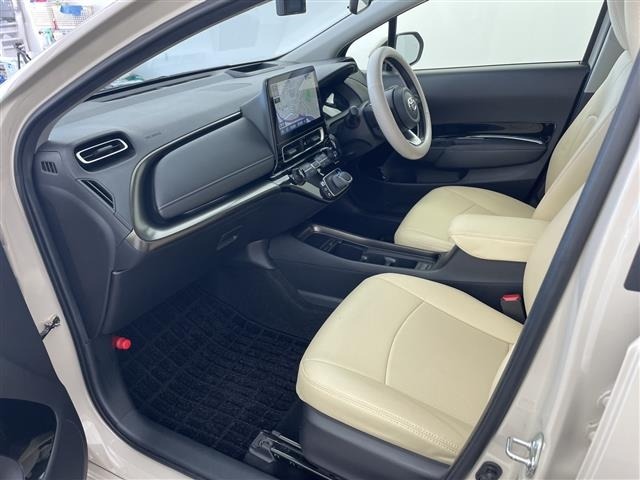 Toyota AQUA 2022 8174551-8