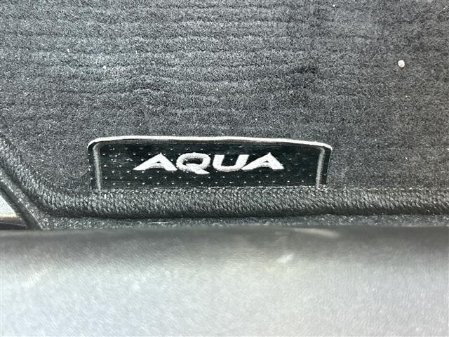 Toyota AQUA 2019 8174554-6