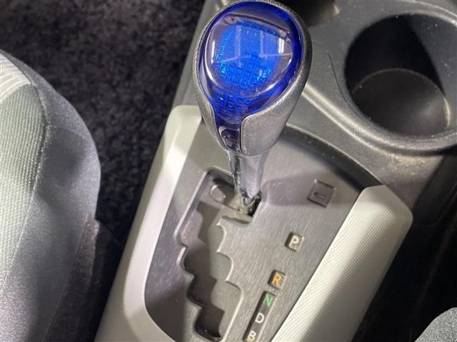 Toyota AQUA 2013 8174564-11