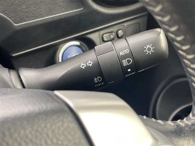 Toyota AQUA 2015 8174584-8