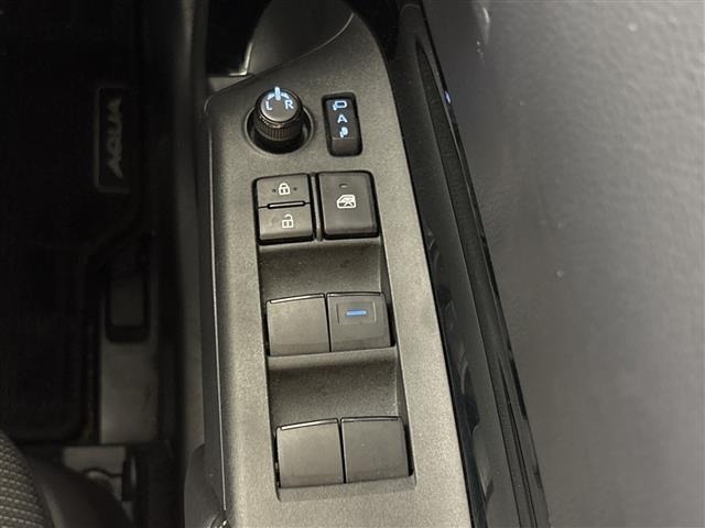 Toyota AQUA 2024 8174612-12