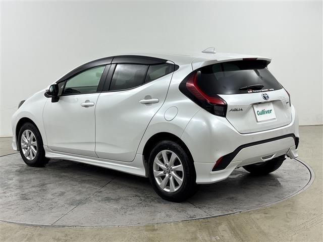 Toyota AQUA 2024 8174612-13