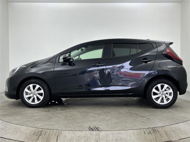 Toyota AQUA 2022 8174621-9