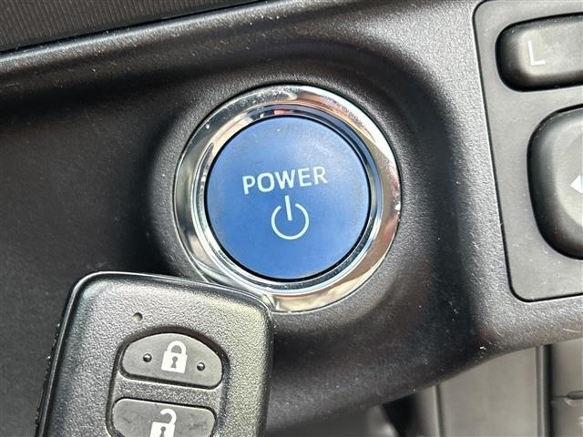 Toyota AQUA 2017 8174633-8
