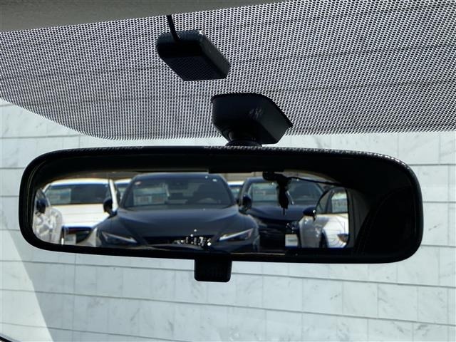 Toyota AQUA 2014 8174638-8