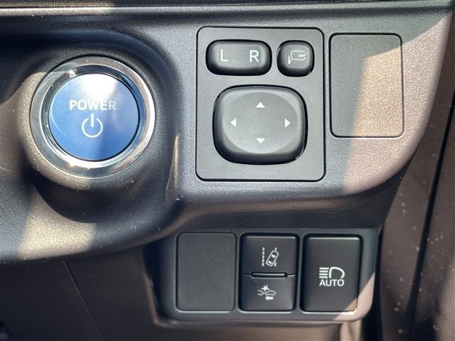 Toyota AQUA 2018 8174646-2