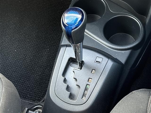 Toyota AQUA 2017 8174666-8
