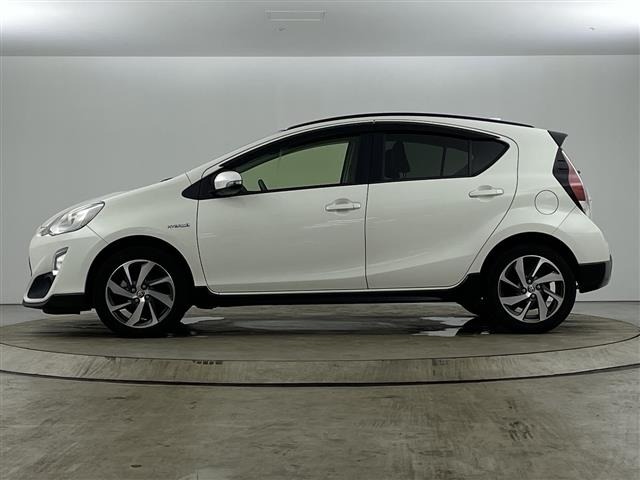 Toyota AQUA 2016 8174671-8