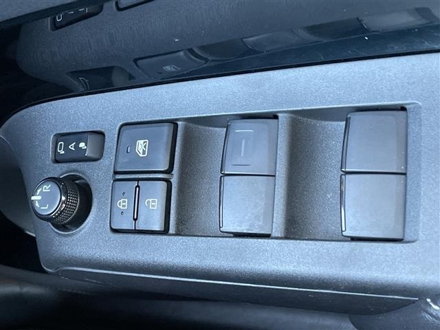 Toyota AQUA 2023 8174675-9