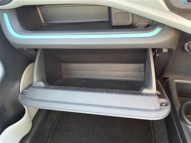 Toyota AQUA 2012 8174684-5