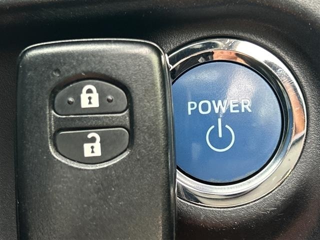 Toyota AQUA 2018 8174695-8