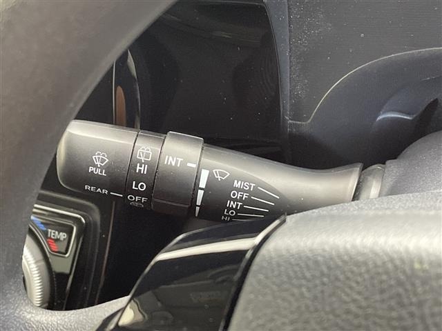 Toyota AQUA 2018 8174702-3