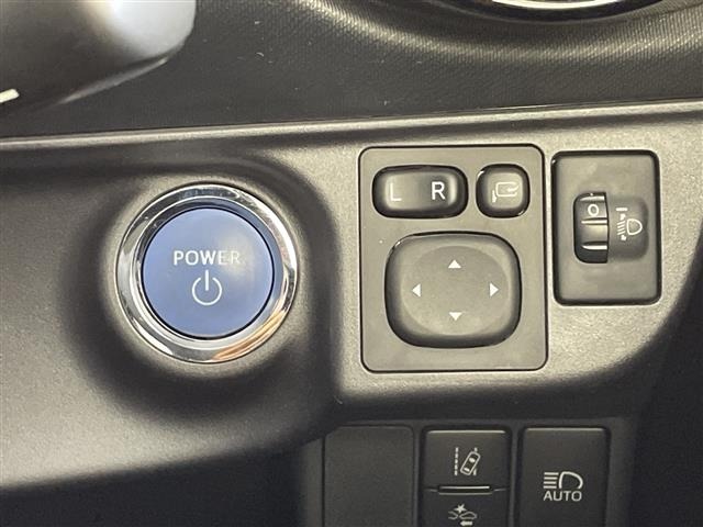 Toyota AQUA 2018 8174702-8