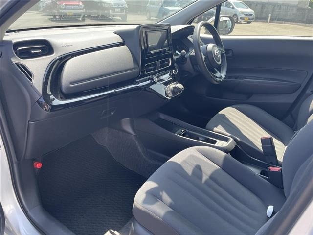Toyota AQUA 2022 8174703-4