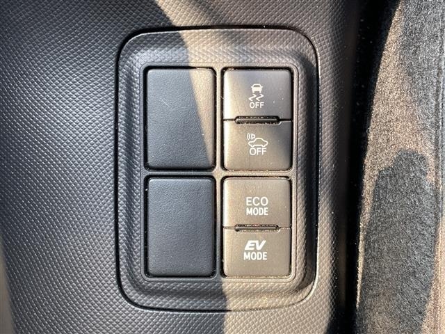 Toyota AQUA 2018 8174704-4