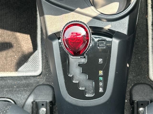 Toyota AQUA 2014 8174706-8