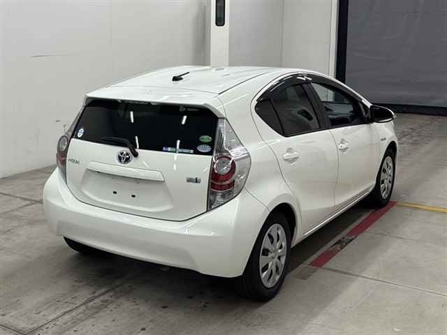 Toyota AQUA 2013 8174716-5