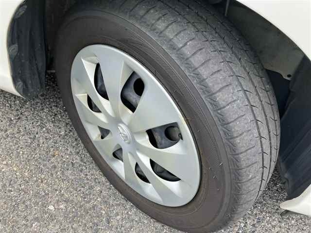 Toyota AQUA 2013 8174716-9
