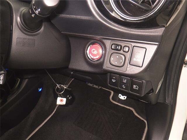 Toyota AQUA 2016 8174720-8