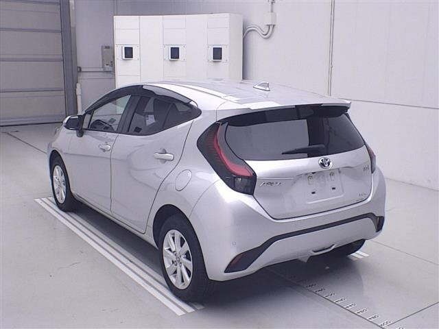Toyota AQUA 2023 8174721-1