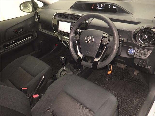 Toyota AQUA 2018 8174722-3