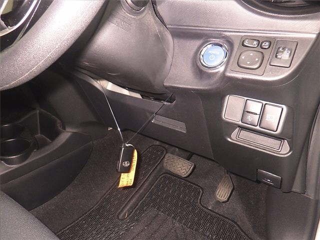 Toyota AQUA 2018 8174722-8