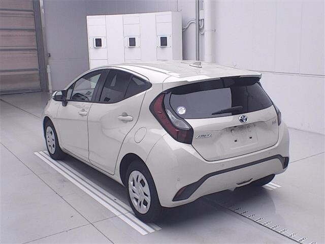 Toyota AQUA 2022 8174723-1