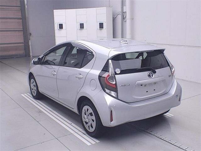 Toyota AQUA 2021 8174724-1