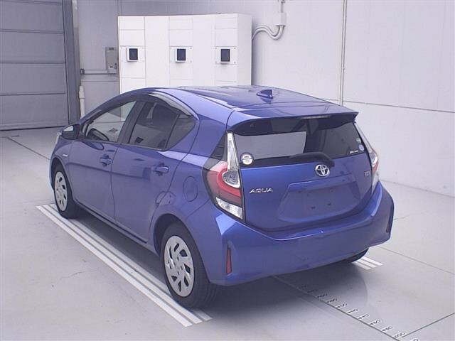 Toyota AQUA 2017 8174725-1