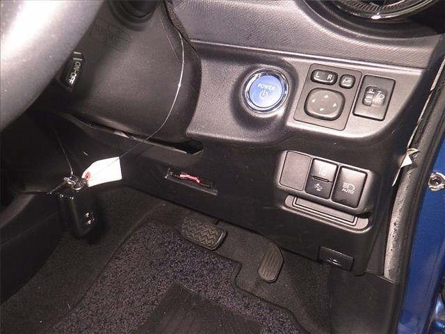 Toyota AQUA 2017 8174725-8
