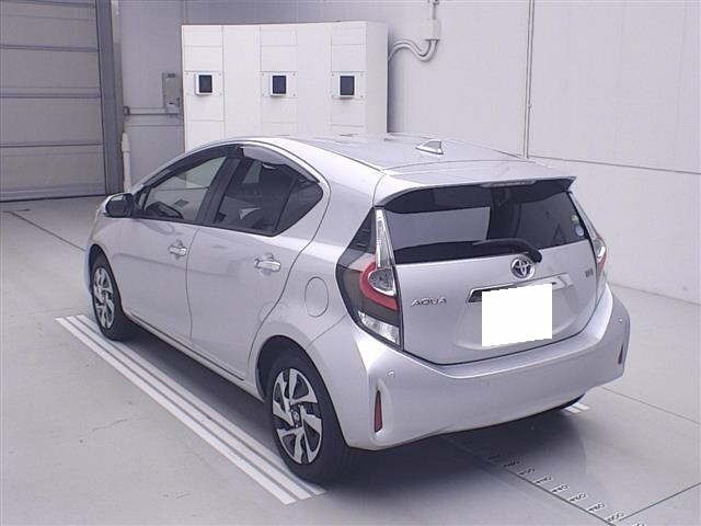 Toyota AQUA 2021 8174726-1