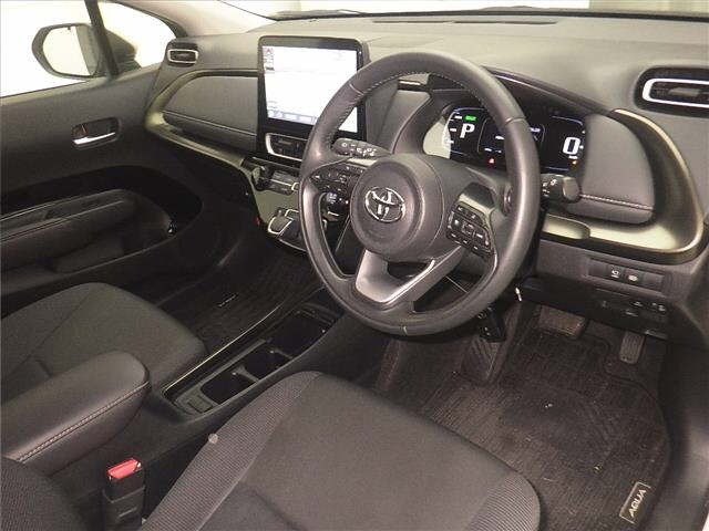 Toyota AQUA 2025 8174733-3