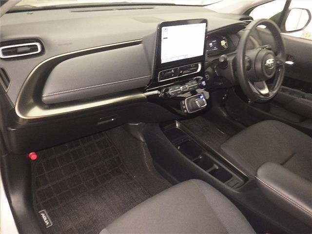 Toyota AQUA 2025 8174733-4