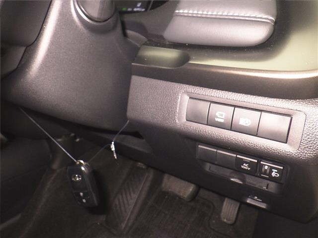 Toyota AQUA 2025 8174733-8