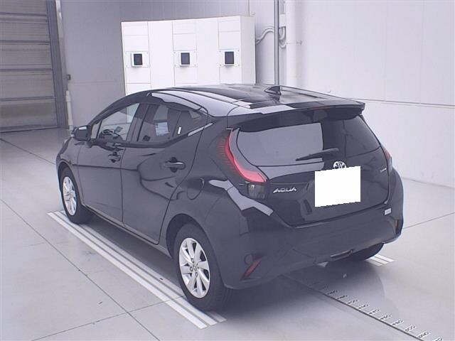Toyota AQUA 2025 8174735-1
