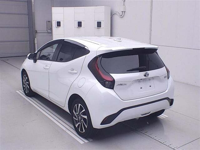 Toyota AQUA 2023 8174737-1