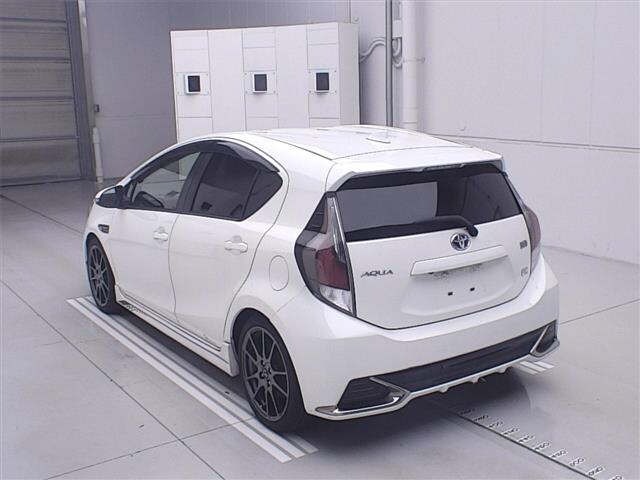 Toyota AQUA 2016 8174738-1