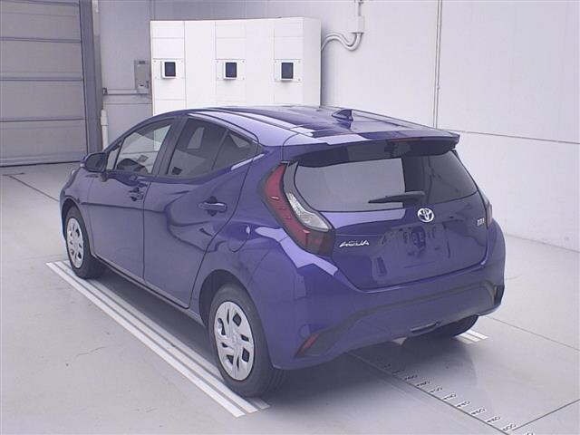 Toyota AQUA 2022 8174740-1