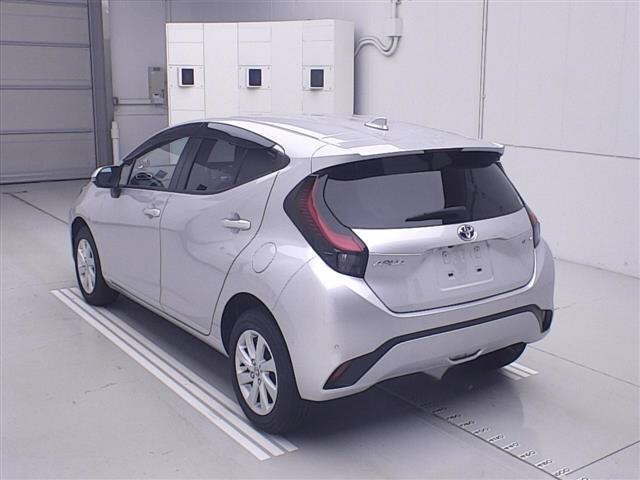 Toyota AQUA 2024 8174741-1