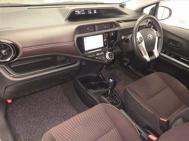 Toyota AQUA 2017 8174742-4