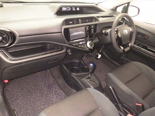 Toyota AQUA 2016 8174743-4