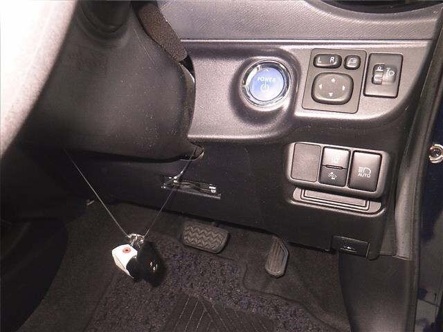 Toyota AQUA 2016 8174743-8