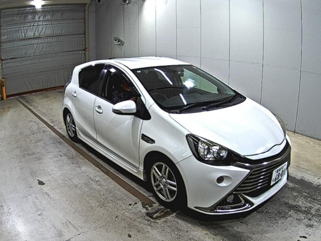Toyota AQUA 2014 8174744-0