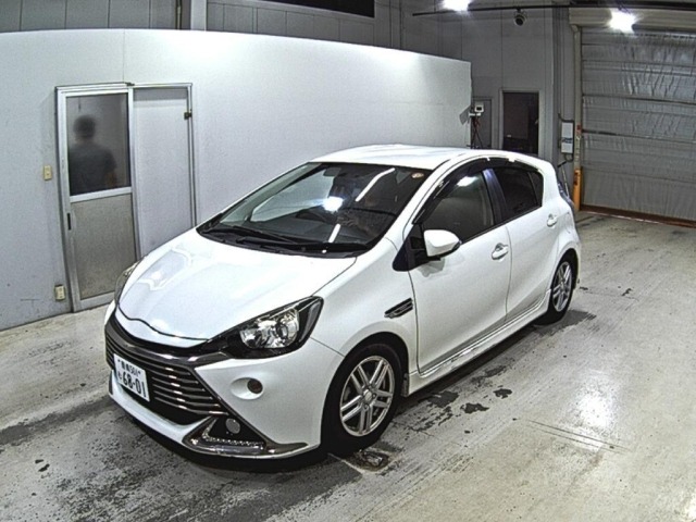 Toyota AQUA 2014 8174744-4