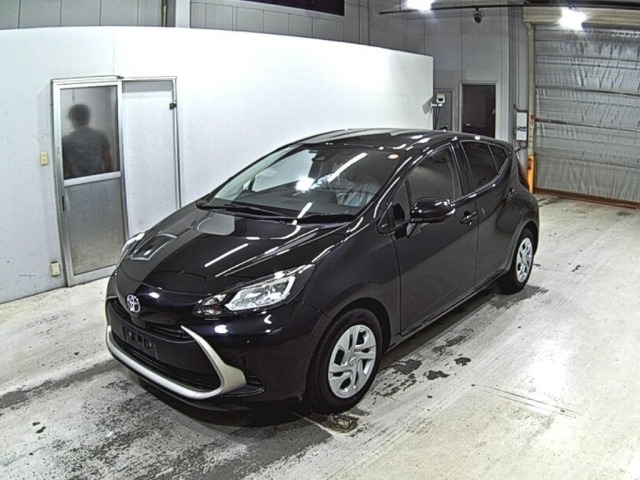 Toyota AQUA 2022 8174745-4