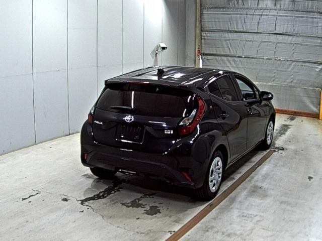 Toyota AQUA 2022 8174745-5