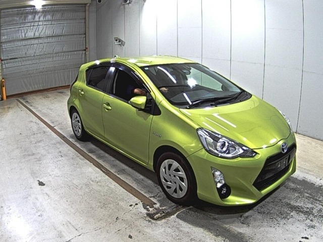 Toyota AQUA 2016 8174746-0