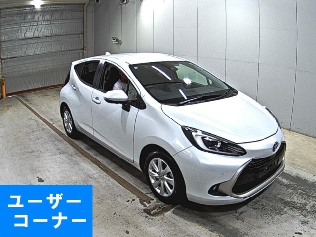 Toyota AQUA 2022 8174748-0
