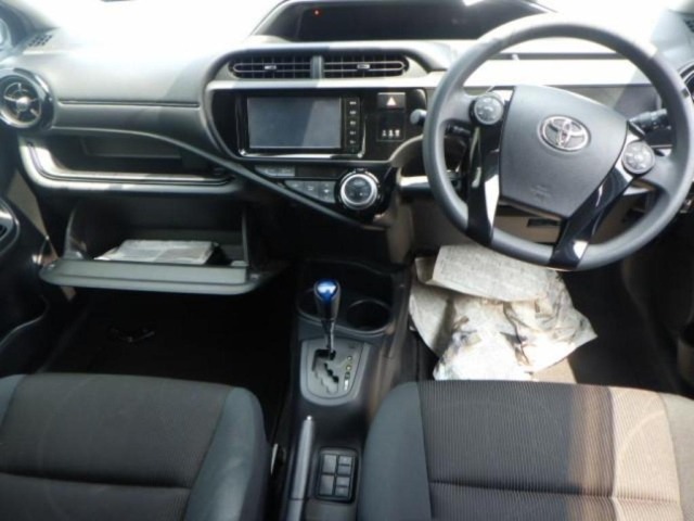 Toyota AQUA 2016 8174749-3