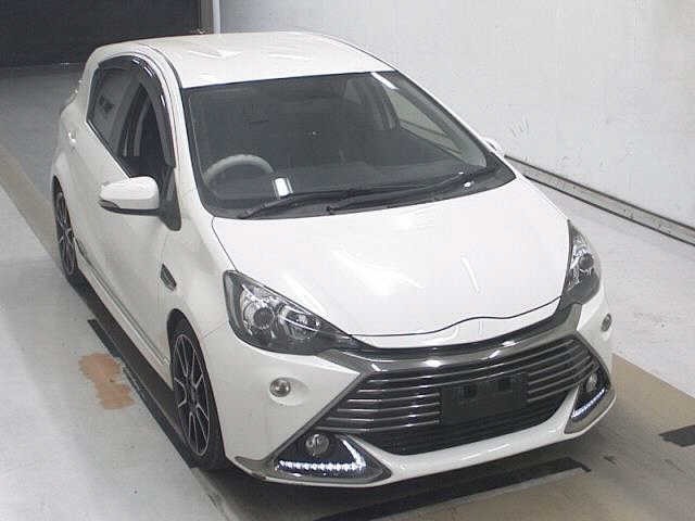 Toyota AQUA 2014 8174751-0